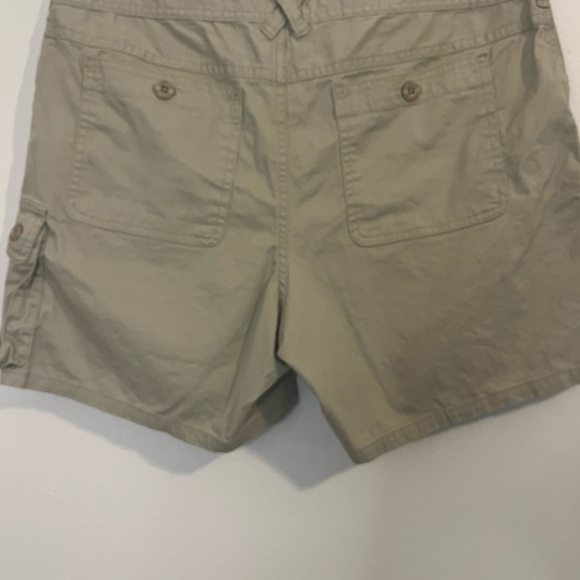 Cabela’s tan hiking shorts size 8 - Picture 5 of 6